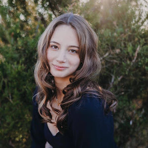 Meet your Posher, Ava